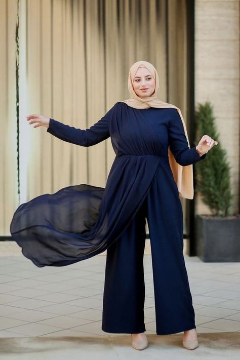 Convocation Outfit Graduation Hijab, Graduation Outfit Hijab, Muslim Birthday Outfit, Modest Graduation Outfit Hijab, Hijab Graduation Outfit, Muslim Graduation Outfit, Hijabi Graduation Outfits, Modest Graduation Outfit, Convocation Outfit Graduation