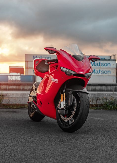 Ducati Desmosedici RR Moto Wallpaper, Red Ducati, Pov Photography, Desmosedici Rr, Ducati Desmosedici Rr, Biker Photos, Ducati Motorcycle, Custom Lifted Trucks, Honda Vfr