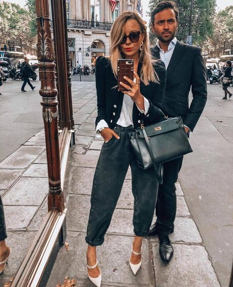 #style @carolinelestang #inspo @chicnchic_factory ❤ Slouchy Jeans Outfit, Couple Goal Outfits, Slouchy Jeans, Paris Mode, Mode Casual, Street Style Paris, Looks Chic, Outfits Casuales, Work Casual