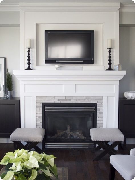 The fireplace design Modern Fireplace Mantels, Fireplace Mantel Designs, Brick Fireplace Makeover, Mantel Design, Fireplace Built Ins, Fireplace Remodel, Home Fireplace, Modern Fireplace, Fireplace Makeover