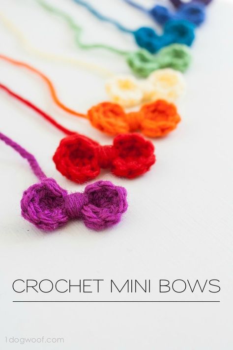 Small Crochet Bow Pattern Free, Crochet Mini Bow Tie Free Pattern, Crochet Mini Bow Tie, Mini Crochet Bow Pattern Free, Crochet Mini Bows Free Pattern, Simple Crochet Bow Pattern, How To Crochet A Small Bow, Mini Crochet Clothes, Crochet Small Bows Free Pattern