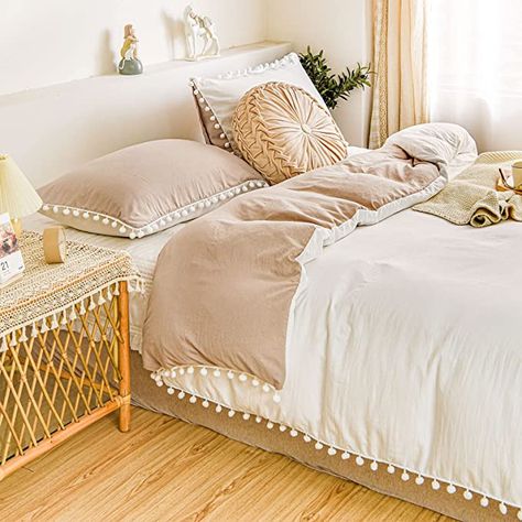 Amazon.com: Bedbay Boho Bedding Queen Duvet Cover Taupe and White Bedding Set Cute Pom Pom Decor Reversible Farmhouse Bedding Set 1 Duvet Cover 2 Pillowcases(White&Taupe,Queen) : Home & Kitchen Boho Chic Bedding, Pillows And Blankets, Boho Duvet Cover, Full Duvet Cover, Boho Bedding, Boho Room, Bed Sets, Styl Boho, Soft Duvet Covers