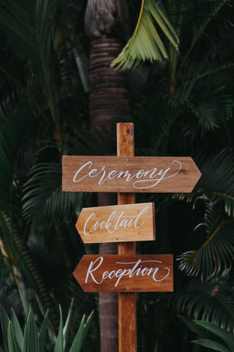 Wedding Sign Diy Wooden, Wedding Sign For Road Entrance, Wooden Welcome Signs Wedding, Ceremony Direction Sign, Directional Signage Wedding, Wooden Event Decor, Road Sign For Wedding, Wedding Signs For Directions, Wooden Wedding Table Signs