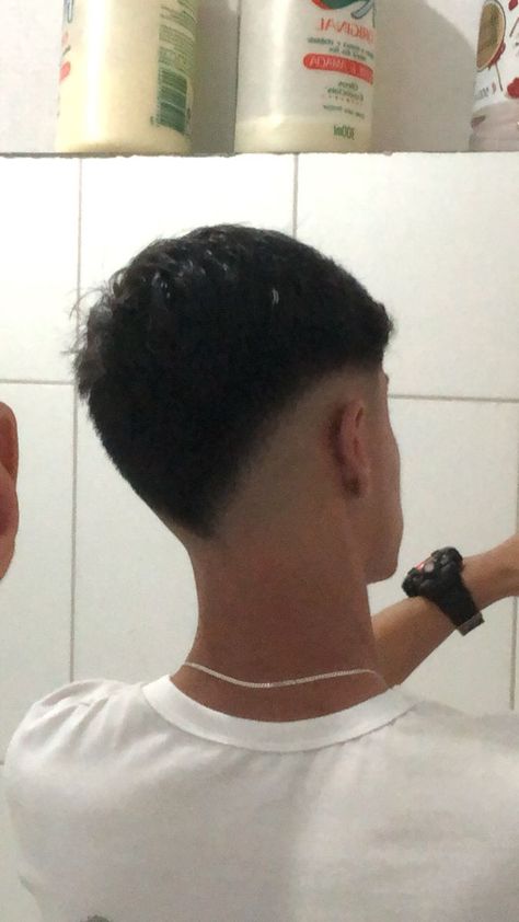 Mid Fade En V, Low Fade En V, Low Fade Em V, V Haircut, V Cut Hair, V Shaped Haircut, Fade Haircut Curly Hair, Fade Haircut Styles, Drop Fade Haircut