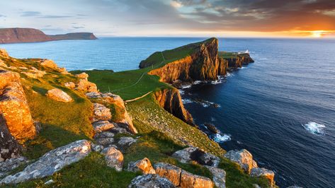 #europe neist point scottish highlands isle of skye #cove #bay united kingdom #rock #scotland #coast neist point lighthouse #cape #sky #sea #promontory #cliff #headland #4K #wallpaper #hdwallpaper #desktop Neist Point, Stirling Castle, William Wallace, Eilean Donan, The Isle Of Skye, Skye Scotland, Loch Lomond, Edinburgh Castle, England And Scotland