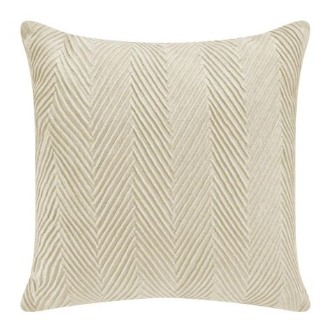 Add beautiful patterns and textures to your bedroom or living room with embroidered or embossed cushions in complimenting colours. #beautifulhomedecor #beautifulhomedecoraus #interiordesign #homedecor #cushionlove #cushionstyling #homestylingtips Hamptons Home Decor, Home Styling Tips, Home Decor Australia, Contemporary Cushions, Cream Cushions, Home Decor Products, Hamptons House, Home Styling, Beautiful Home Decor