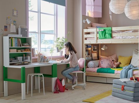 This age group is already attending school, but now needs to practice their skills at home. It is really important for them to have their own space where they can easily focus and enjoy some privacy, but also relax and hang out with their friend. The PÅHL desks and ÖRFJÄLL chairs are adjustable and allow for customisation. Pahl Desk, Pahl Ikea, Ikea Inspiration, Big Kids Room, Ikea Desk, Basement Makeover, Shared Room, Home Office Design, Sleep Comfortably