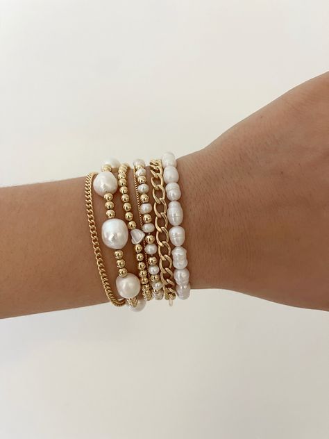 Freshwater pearls mixed with 14k gold filled beads to add a statement to your stack this season 6.5 inches & stretches Preppy Jewelry, Engagement Earrings, Wrist Jewelry, Snake Jewelry, Vintage Jewelry Necklace, Jewelry Accessories Ideas, Gold Jewelry Necklace, Jewelry Essentials, Jewelry Lookbook