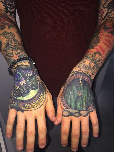 Harry Potter Hand Tattoo, Harry Potter Tattoo Sleeve, Lotr Tattoo, Le Tattoo, Hp Tattoo, Potter Tattoo, Harry Potter Tattoos, Harry Potter Tattoo, Hand Tattoo