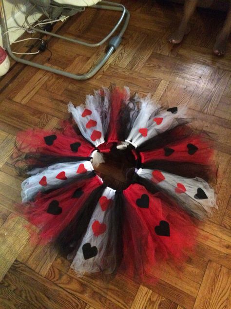 Queen of hearts. Adult tutu Tutu Dresses, Queen Of Hearts Halloween Costume, Queen Of Hearts Halloween, Heart Costume, Queen Of Hearts Costume, Mad Hatter Party, Alice In Wonderland Costume, Wonderland Costumes, Alice In Wonderland Tea Party