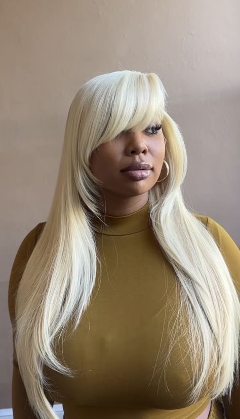 Bob Hairstyles White Women, Blonde Layered Wig Black Women, Blonde Closure Quick Weave, 30in 613 Wig, 2 Tone Color Hair, Side Part Feathered Bangs, Elegant Blonde Hairstyles, Blonde With Bangs Black Women, Honey Blonde Bangs Black Women