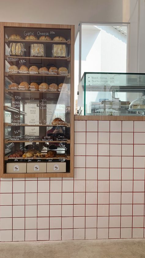 Retro Bakery Interior, Bakery Table Display, Small Bakery Design, Small Bakery Interior, Bakery Booth, Bakery Shelves, Pastry Shop Interior, Small Booth Design, Brick Cafe