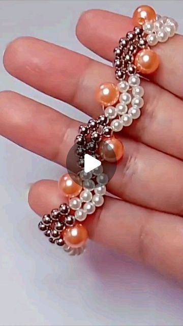 Bracelets Crafts, Elegant Pearl Jewelry, Diy Jewelry Set, Beautiful Beaded Jewelry, Crystal Bead Jewelry, Beautiful Beaded Bracelet, Bracelets Handmade Diy, Trending Bracelets, Diy Jewelry Unique