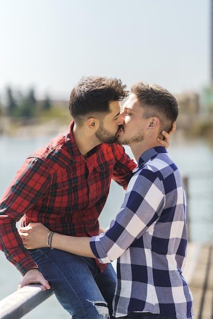 Vertical photo of a gay couple kissing o... | Premium Photo #Freepik #photo #gay-couple #lesbian #lesbian-kiss #lesbian-couple 2 Guys Kissing, Mouth Kiss, Calm Aesthetic, People Kissing, Couple Poses Reference, Couple Kissing, Gay Aesthetic, Men Kissing, Pose References