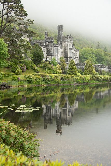 Kylemore Abbey in the region of Clifden in Ireland | Flickr - Photo Sharing! Kylemore Abbey, Ireland Aesthetic, Chateau Frontenac, Old Castle, Castles In Ireland, Ireland Landscape, Galway Ireland, Ireland Vacation, Cork Ireland