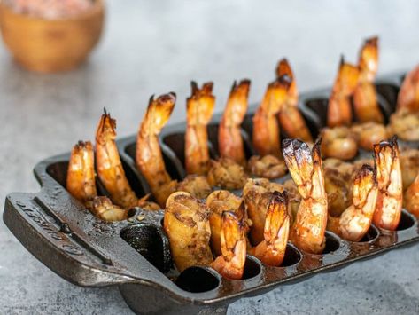 Garlic Butter Grilled Shrimp - Cumber's Corner Cast Iron Shrimp, Grill Pan Recipes, Healthy Noodles, Shrimp Marinade, Cast Iron Grill Pan, Grilled Shrimp Recipes, Garlic Butter Shrimp, Pan Recipes, Cooking Temperatures