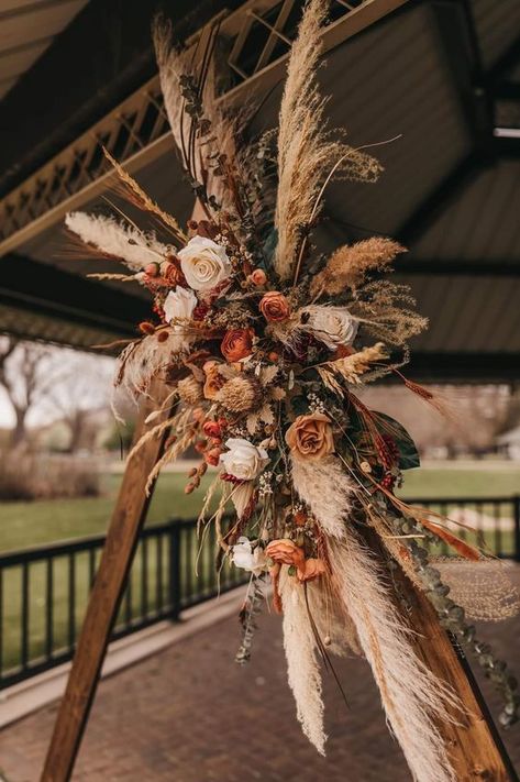 Fall Wedding Arch, Fall Boho Wedding, Boho Fall Wedding, Flowers Arch, Boho Wedding Arch, Fall Wedding Arches, Wedding October, Fall Wedding Color Schemes, Rusting Wedding