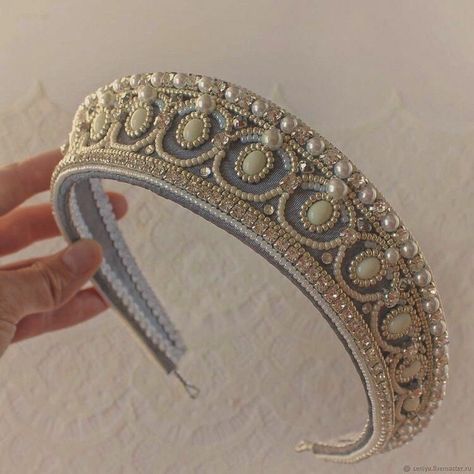 Kokoshnik Headband, Pearl Kokoshnik, Headband Fashion, Tiara Headband, Pearl Fashion, Yellow Accessories, Headband Tiara, Fantasy Jewelry, Girly Jewelry