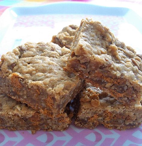 Cinnamon Oat Bars, adapted from Hershey's - Cook The TV Daniels Fast Breakfast Recipes, Daniel Fast Snacks, Daniel Fast Breakfast, Fast Appetizers, Oatmeal Bars Recipes, Tastefully Simple Recipes, Fast Snack, Fast Desserts, Fig Bars