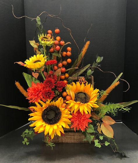 Fall Halloween Floral Arrangements, Harvest Flowers Church, Fall Flower Arrangements Sunflowers, Fall Altar Flowers, Fall Sunflower Arrangements, Fall Silk Arrangements, Fall Silk Flower Arrangements Diy, Harvest Flower Arrangements, Halloween Flower Arrangements Diy