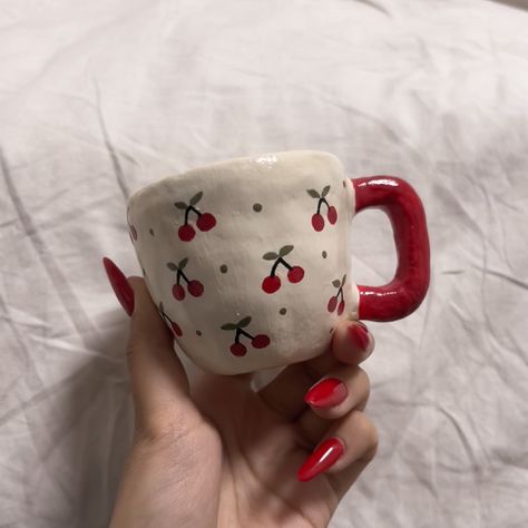 Aesthetic Cup Painting, Air Clay Mug, Drawing On Mugs Ideas, Cup From Clay, Air Dry Clay Tea Cup, Air Dry Clay Cups Diy, How To Make A Clay Cup, Clay Mug Designs Handmade Pottery, Air Dry Clay Mug Ideas