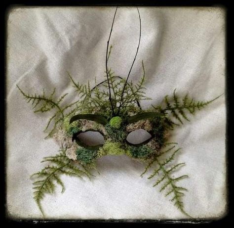 Halloween Nature, Nature Mask, Mother Nature Costume, Willow Eucalyptus, Woman Mask, Halloween Accessories Hair, Nature Spirits, Fairy Clothes, Midsummer Nights Dream