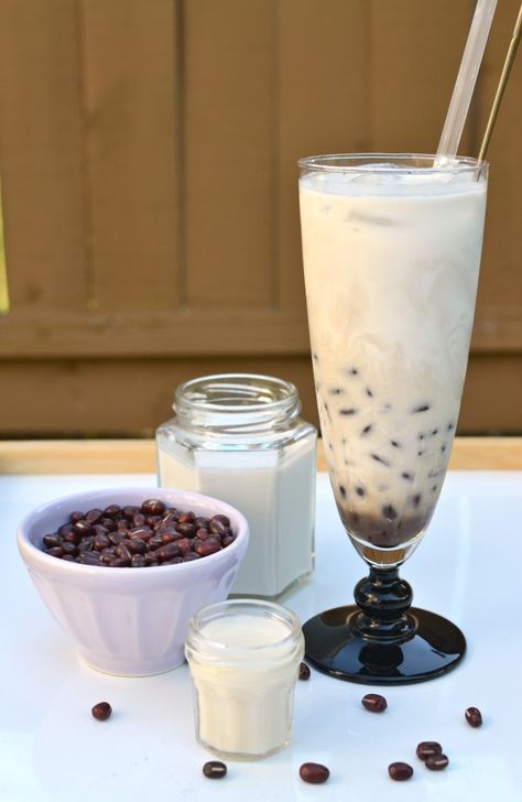 Sweet Red Bean Recipes, Beverages Photography, Red Bean Dessert, Chinese Drink, Chinese Deserts, Mixology Recipes, Smoothies Healthy, Vietnamese Dessert, Asian Sweets