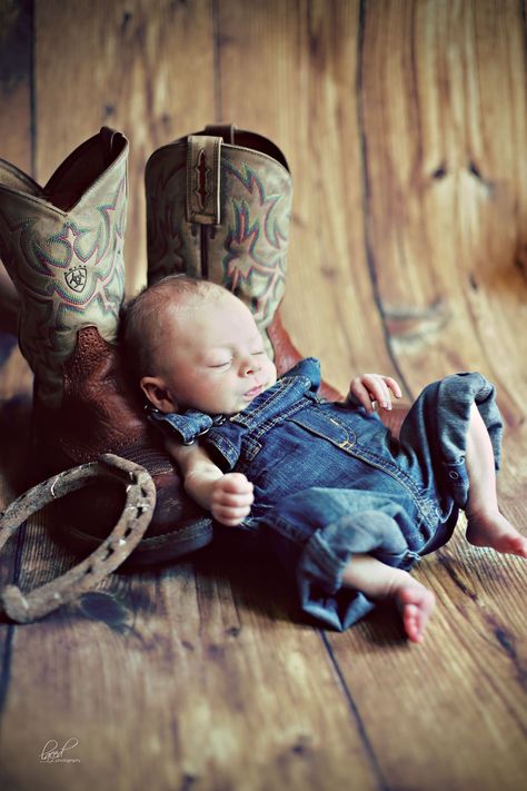 Country Themed Newborn Photos - Newborn Photography Country Baby Boy, Baby Sleep Problems, Foto Baby, Pregnant Mom, Newborn Pictures, Baby Photoshoot, Future Baby, Baby Fever, Baby Sleep