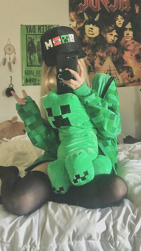 Creeper Outfits, Fairy Grunge Minecraft, Fairy Grunge Minecraft Skin, Creeper Shoes Outfit Grunge, Green Scene Outfit, Gir Hoodie Scene, Creeper Outfit, Minecraft Outfits, Creeper Minecraft