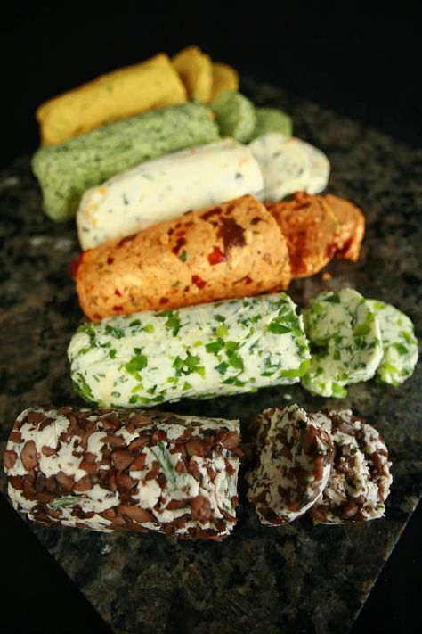 A row of compound butter logs in various colours and flavours. Apple Compound Butter, Thanksgiving Compound Butter, Butter Cream Frosting Recipes, Butter Logs, Types Of Butter, Compound Butter Recipes, Buttered Chicken, Flavoured Butter, Healthy Butter