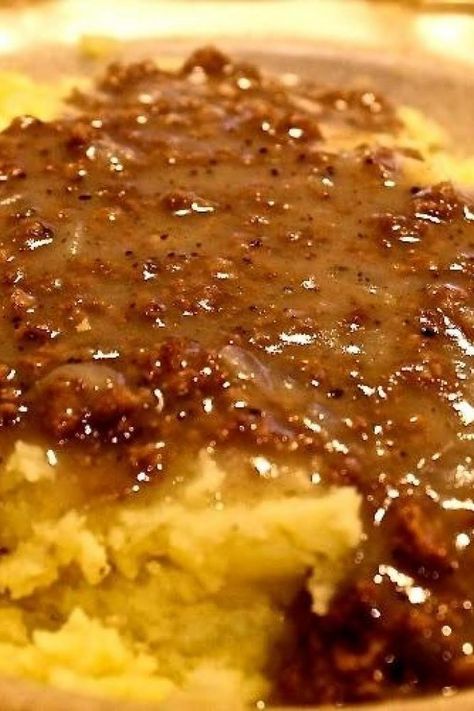 Classic Hamburger Gravy Easy Hamburger Gravy Recipes, Creamed Hamburger Gravy, Hamburger In Gravy Recipes, Brown Beef Gravy Recipe, Hamburg Gravy Over Mashed Potatoes, Hamburg Gravy Recipe, Hamburger Gravy Over Noodles, Hamburger Gravy Recipe Easy, Hot Hamburger With Gravy