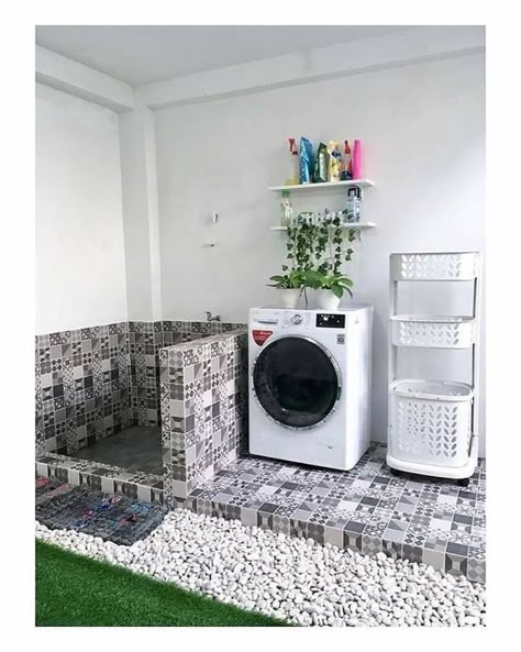 Pin by Sol Ruiz on home | Ruang cuci baju, Ide kamar mandi, Ruang cuci Outdoor Laundry Rooms, Washing Area, Outdoor Laundry, Utility Area, Tile Shower Ideas Farmhouse, Shower Ideas Farmhouse, Stylish Laundry Room, Laundry Room Layouts, Service Area