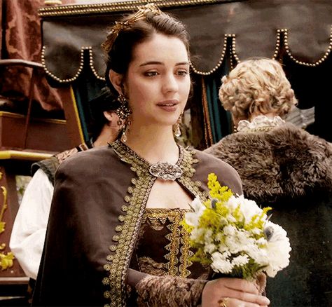 Adelaide Kane Gif, Narnia Cast, Reign Fashion, Mary Stuart, Adelaide Kane, Mary Queen Of Scots, House Of Dragons, Queen Mary, Period Dramas