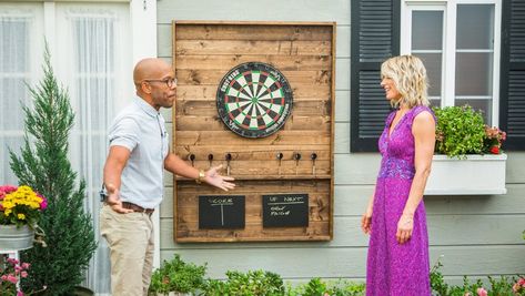 DIY OUTDOOR DARTBOARD - Ken Wingard shows you how to create your very own dartboard. Outdoor Dartboard, Outdoor Dart Board, Backyard Diy Projects, Backyard Games, Dart Board, Backyard Makeover, Hallmark Channel, Backyard Projects, Backyard Fun