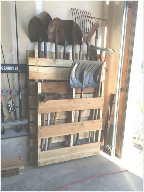 Garage Organisation, Storage Shed Organization, Shed Organization, Garage Tool Storage, Garage Shed, Garden Tool Storage, Diy Garage Storage, Garage Storage Organization, Diy Holz