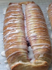 Cherry Kringle Recipe, Almond Kringle Recipe, Kringle Pastry, Kringle Recipe, Sweet Pie Crust, Fruit And Cream, German Food Authentic, Cream Cheese Danish, Cheese Danish