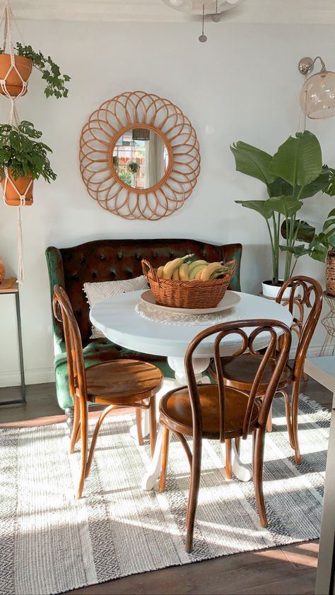 Dining Room Small Round Table, Round Kitchen Table Nook, Small Living And Dining Room Combo With Fireplace, Spanish Inspired Apartment, Bistro Style Dining Room, Eclectic Small Dining Room, Unique Kitchen Table Chairs, Eclectic Kitchen Table And Chairs, Boho Chic Restaurant