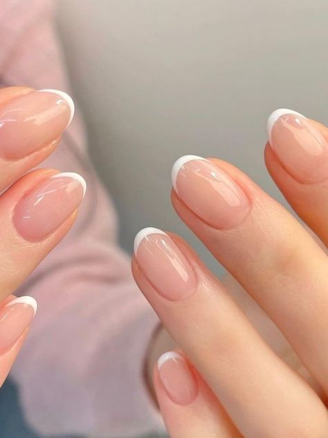 French Nail Natural, Simple Natural Nail Art, Model Nails Natural, Simple Short French Tip Nails, Short Oval French Nails, Short French Nails Design, Short Clean Nails, Unghie Nail Art, Hello Nails