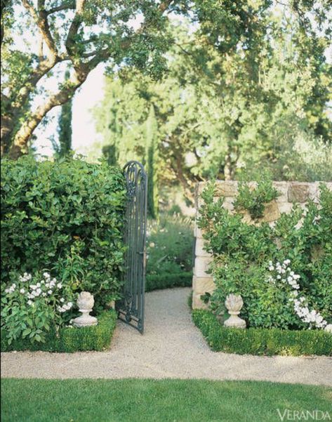 French Country Landscaping, French Garden Design, Country Garden Design, Tattoo Plant, Haus Am See, Meditation Garden, French Country Garden, Garden Design Plans, Traditional Garden