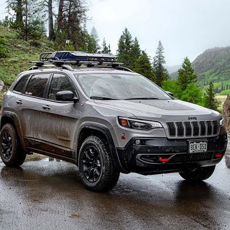 Jeep Compass Trailhawk, Jeep Trailhawk, Jeep Garage, Jeep Cherokee Trailhawk, Jeep Things, Off Road Cars, Overland Gear, Armored Truck, Offroad Jeep