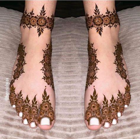 Henna designs Mehndi designs follow me to get more designs Foot Mehndi Designs, Mehndi Designs 2023, Mhndi Design, Foot Mehndi, Hena Designs, Leg Mehndi, Foot Henna, Legs Mehndi Design, Modern Mehndi Designs