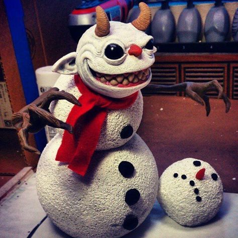 Scary Snowman, Evil Snowman, Christmas Evil, Hippo Crafts, Christmas Skulls, Merry Creepmas, Wwe Art, Horror Crafts, Black Christmas Decorations