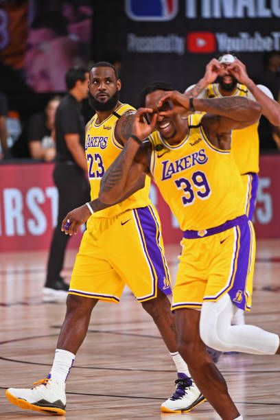 Lakers Aesthetic, Lakers Players Wallpaper, Lakers Players, La Lakers Aesthetic, Basketball Aesthetic Lakers, Flavia Laos, Lakers Team Photo, Lakers 2020 Champions, Lakers Wallpaper