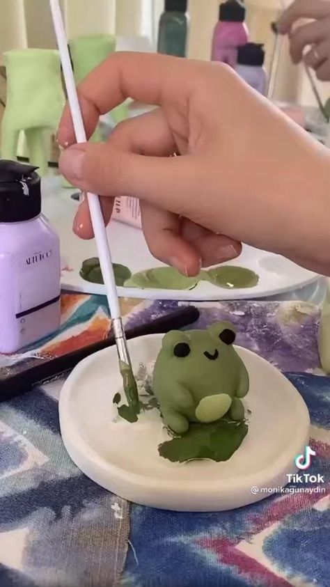 How To Make Frog With Clay, Air Dry Clay Frog Tray, Clay Jewelry Dish Cow, What To Make From Clay Aesthetic, How To Make A Clay Tray, How To Make A Frog Out Of Clay, Making Stuff Out Of Clay, Airclay Ideas Aesthetic, How To Make A Clay Frog