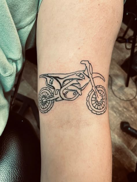 Dirtbikes Tattoo, Dirt Bike Tattoo For Women, Motocross Tattoo Ideas Women, Motocross Tattoo Design, Dirt Bike Tattoo Ideas, Dirtbike Tattoo, Tattoo Motocross, Dirtbike Tattoos For Men, Motocross Tattoo Ideas