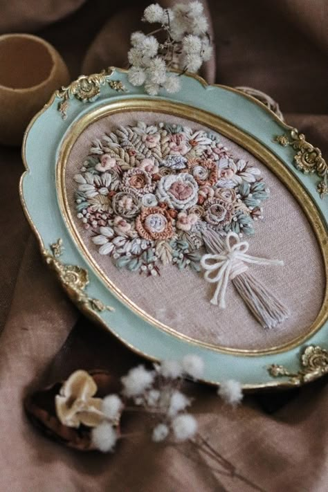 Embroidery Aesthetic Vintage, 1800s Embroidery, Rococo Flowers, Rococo Embroidery, Rococo Pattern, Shabby Chic Embroidery, Victorian Embroidery, Rococo Aesthetic, Rococo Design