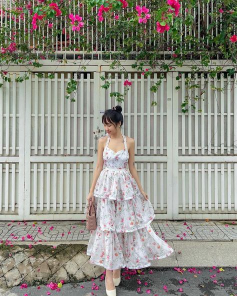 Garden Dresses Aesthetic, Long Floral Dress Aesthetic, Garden Dress Aesthetic, Dreamy Outfits Aesthetic, Softgirl Outfits, Party Dress Birthday, Floral Dress Outfits, Long Party Dress, Anarkali Dress Pattern