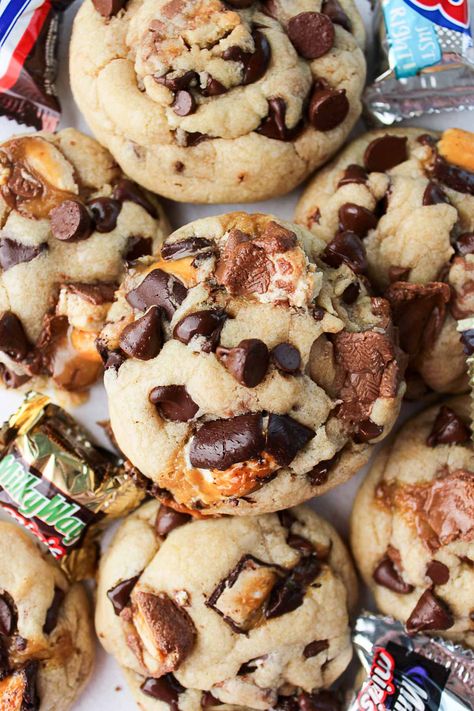 Candy Bar Cookies - Sweets by Elise Cookies Made With Candy Bars, Candy Bar Cookies Recipes, Hershey Bar Cookies, Cookie Bar Ideas, Candy Bar Desserts, Cookies With Rolos, Candy Bar Fudge, Chocolate Bar Cookies, Candy Cookies Recipes