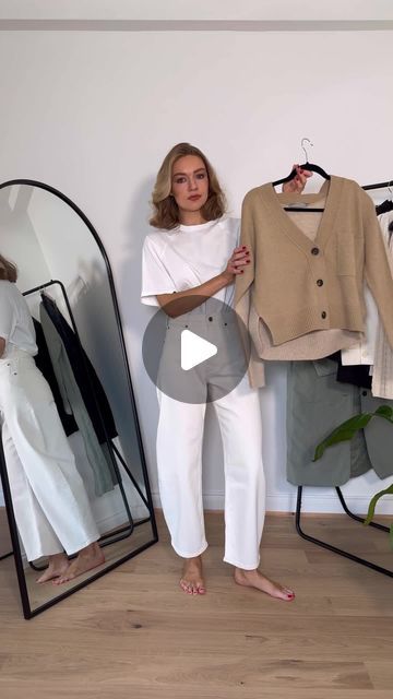 52K views · 1.6K likes | Everlane on Instagram: "Ways to Wear: How to Layer. Join @lydiajanetomlinson for layering techniques that can transform your spring outfits. Wearing pieces from the new Everlane Editions: The Art of Layering, elevated daywear for work or play. #everlane #everlaneeditions #artoflayering" Casual Elevated Style, Pixie Pants Outfit, Fashion Mistakes Woman, Layering Techniques, Pixie Pants, Fashion Mistakes, Style Mistakes, Wearing Clothes, Pants Outfit