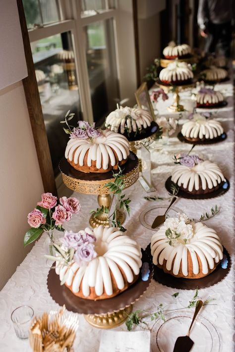 Nothing Bundt Cakes Stacked, Bundt Cake Table Display, Bundt Cake Flower Decoration, Diy Nothing Bundt Cake Decor, Mini Bundt Cake Wedding Display, Elegant Bundt Cakes, Bundt Cake Bar Wedding, Wedding Cake For Guests, Pretty Bundt Cake